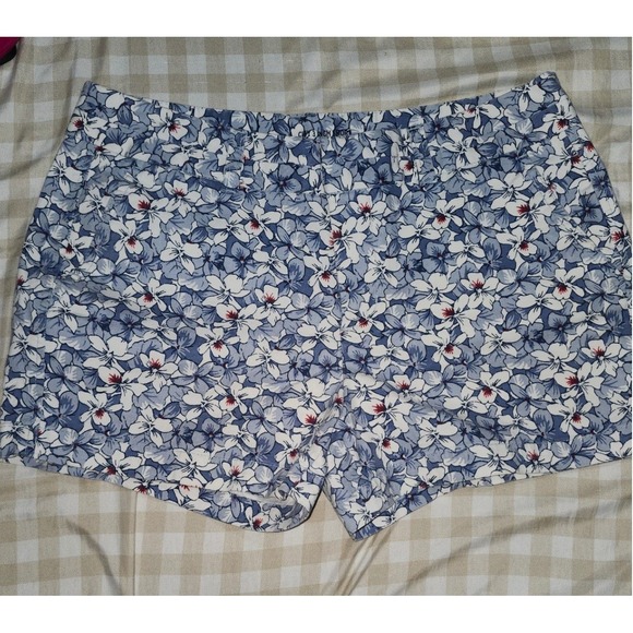 GAP Pants - Khakis by Gap Womens Blue White Floral City 3 Inch Shorts Size 4 Mid Rise Summer